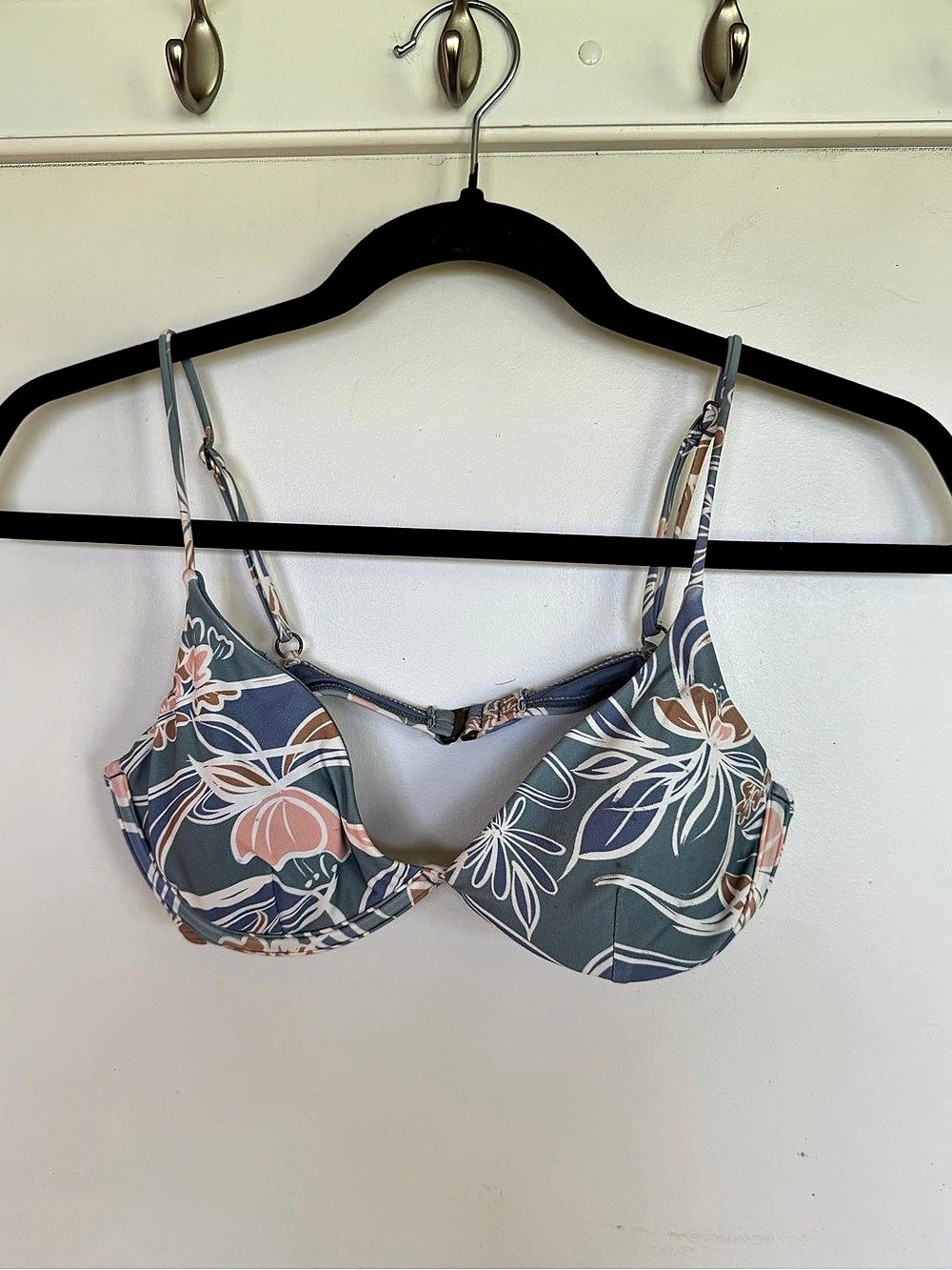 O’Neill Floral Bikini Set in Blue & Pink Like New SMALL